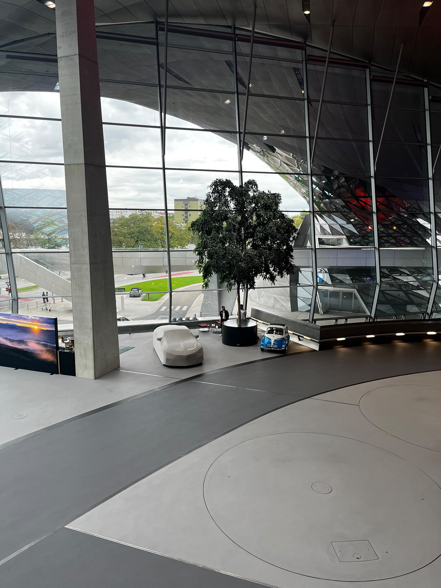 BMW Skytop podczas odbioru w BMW Welt, zdjęcie 4