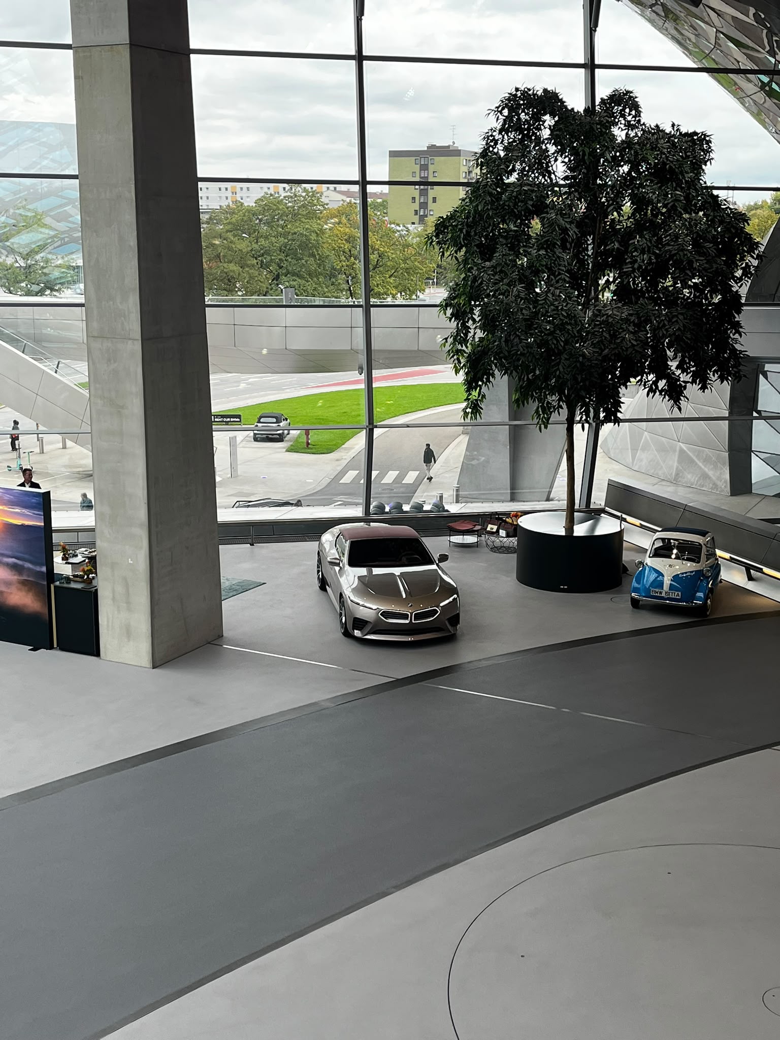 BMW Skytop podczas odbioru w BMW Welt, zdjęcie 5